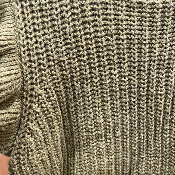Universal Thread Textured Green Sweater - Picture 2 of 4